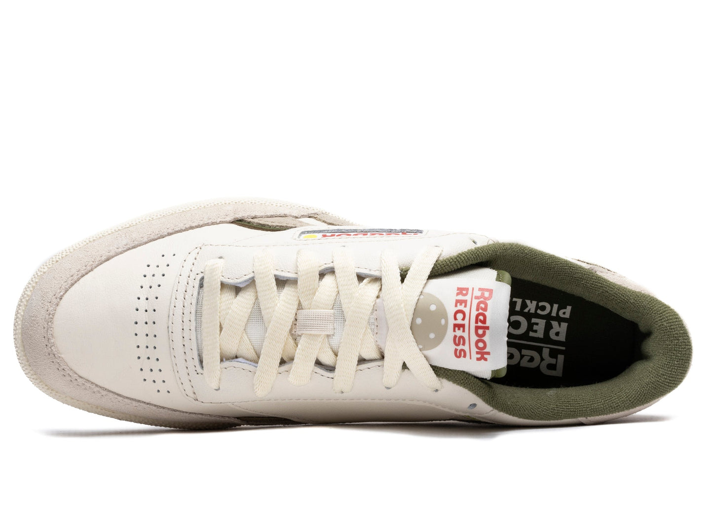 studio-shot-v9-38035