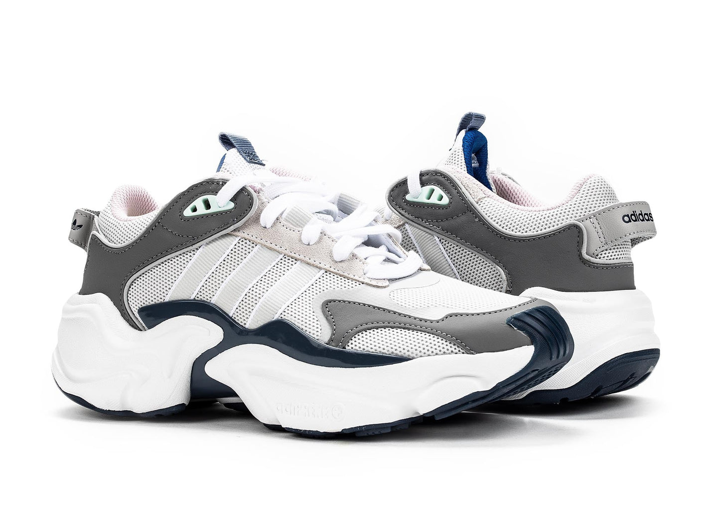 studio-shot-v9-13941