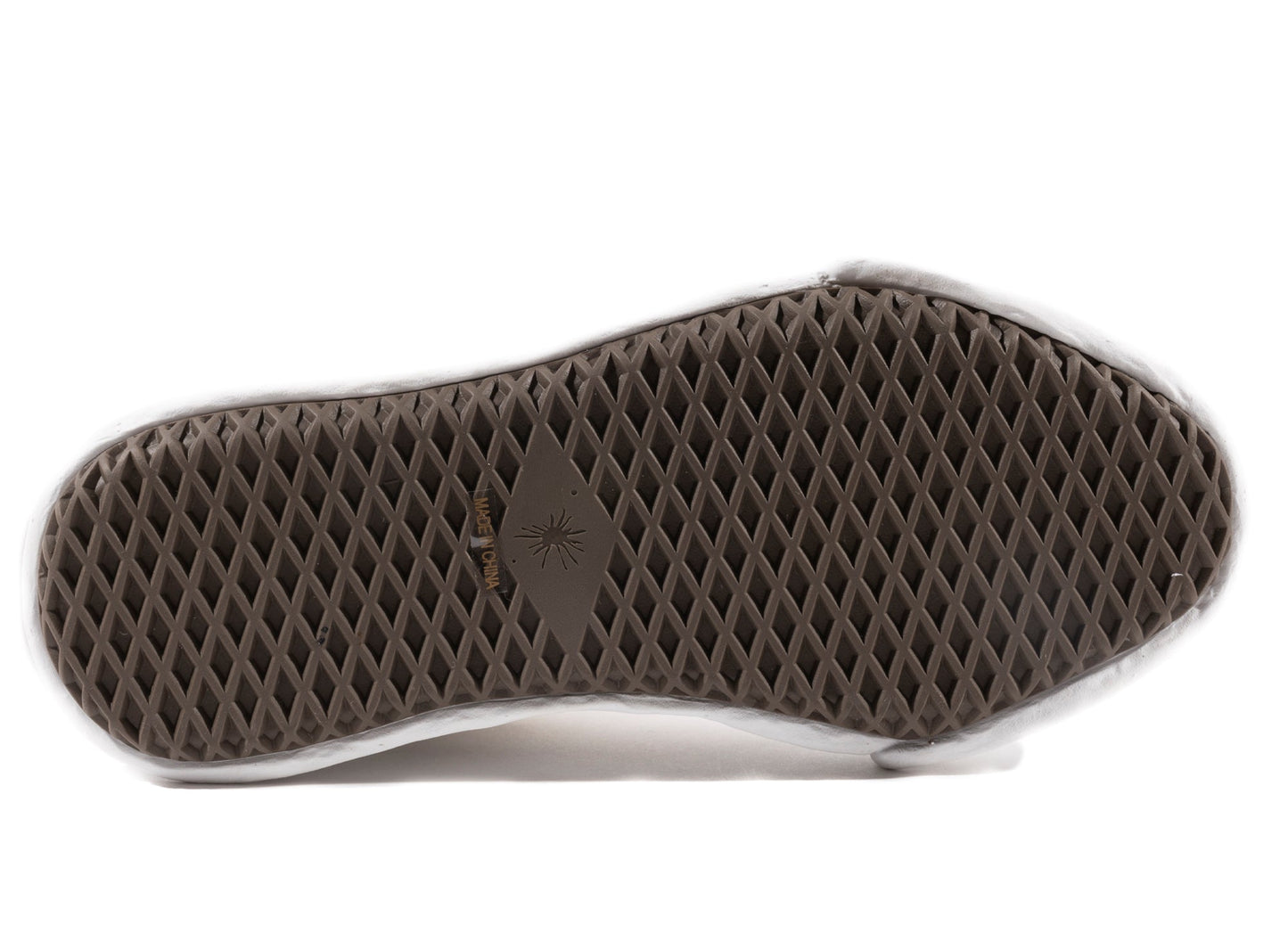 studio-shot-v9-80219