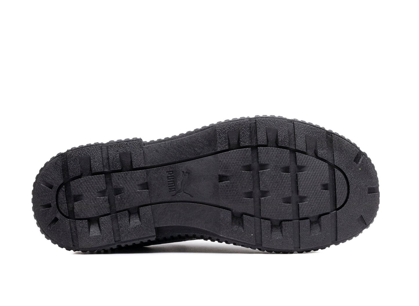 studio-shot-v9-39204