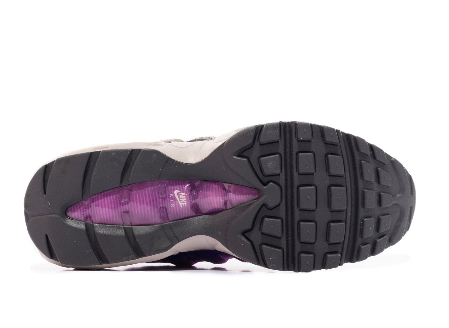 studio-shot-v9-14201