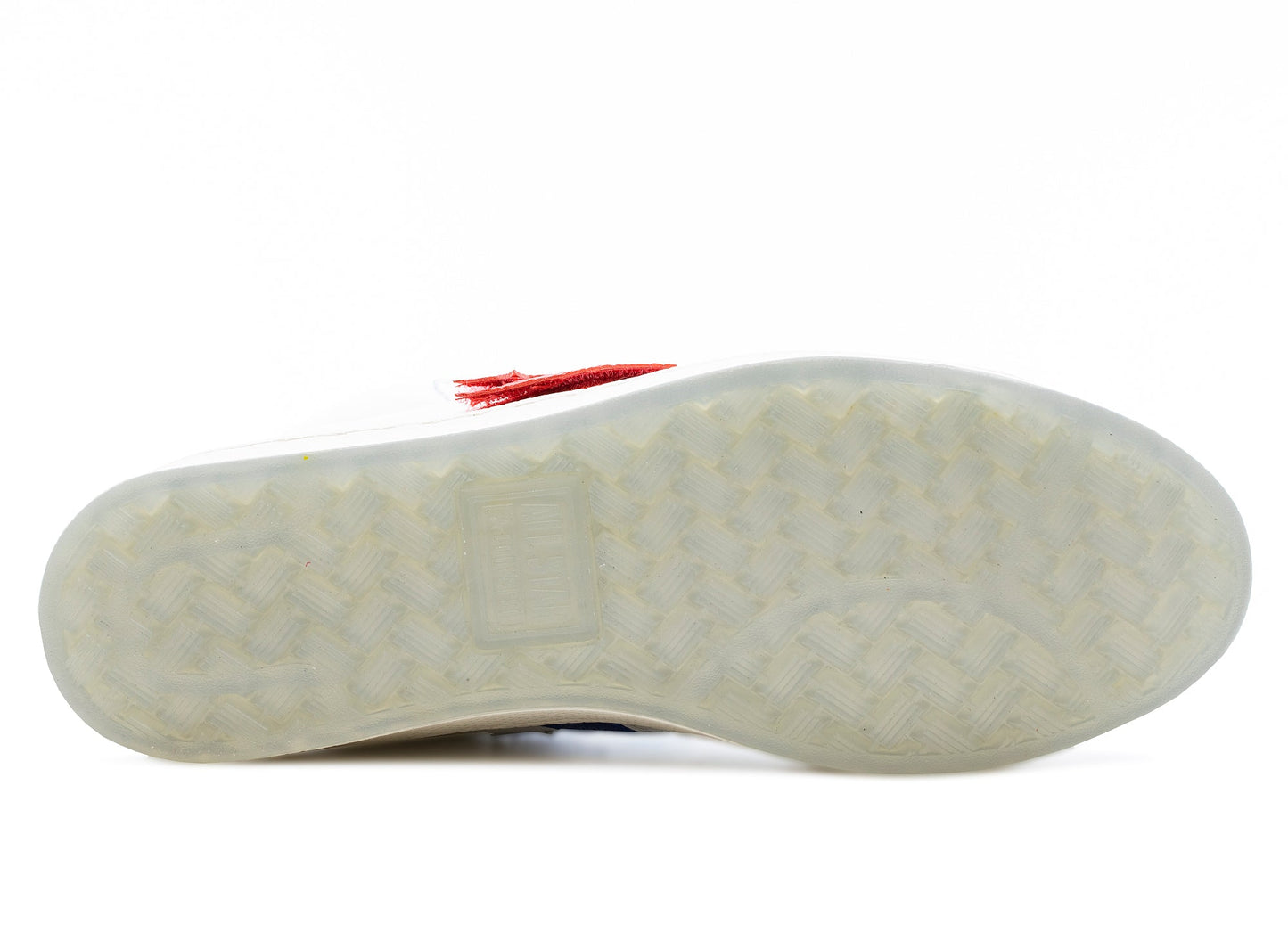 studio-shot-v9-47941