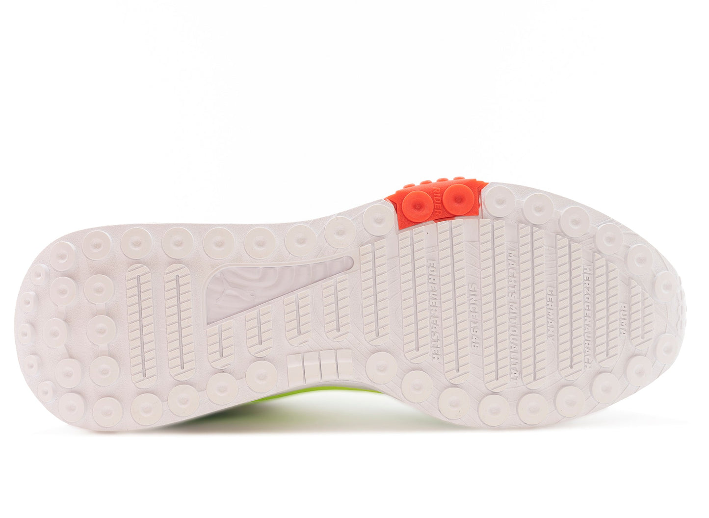 studio-shot-v9-13022