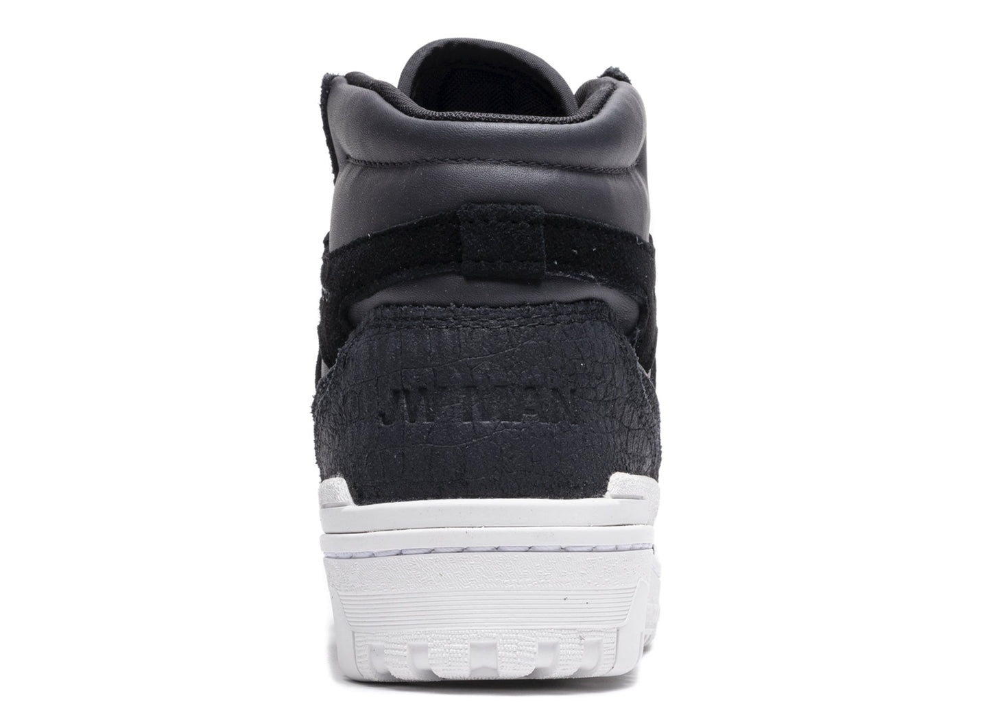 studio-shot-v9-24496