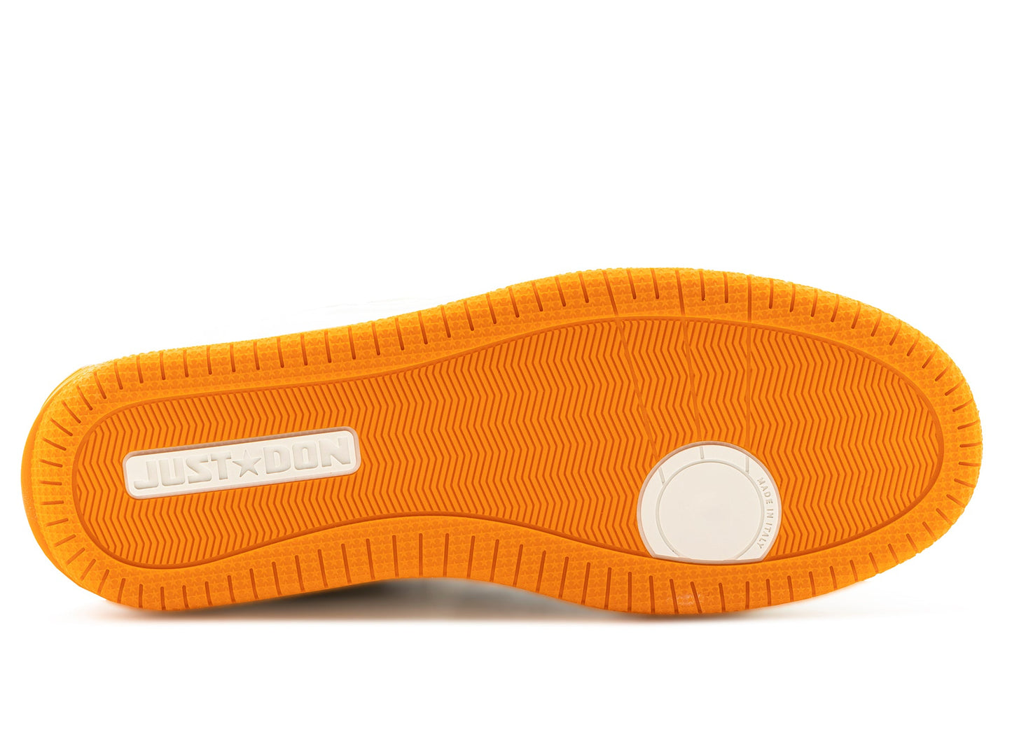 studio-shot-v9-28068