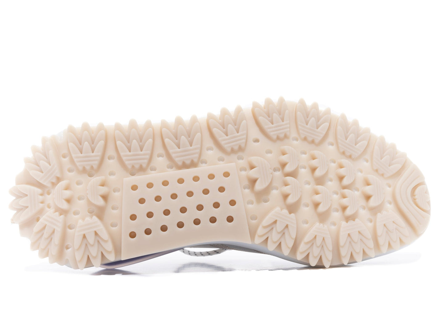 studio-shot-v9-96003