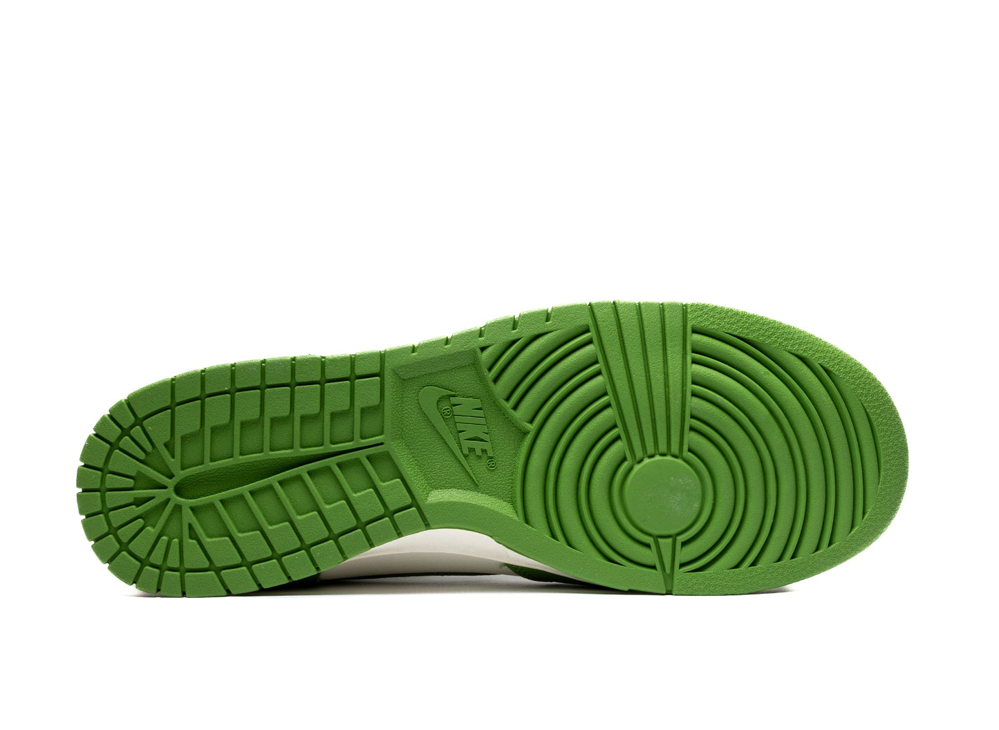 studio-shot-v9-19936