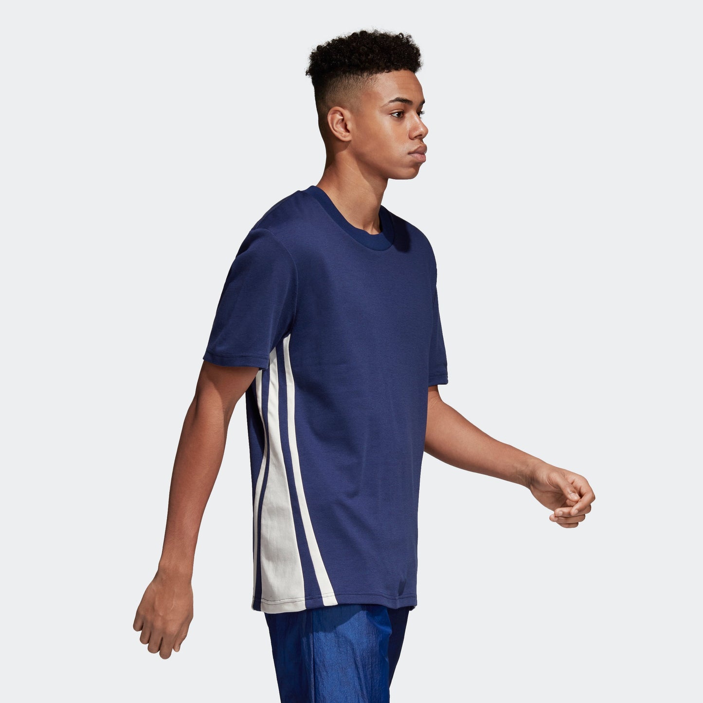 studio-shot-v9-69145