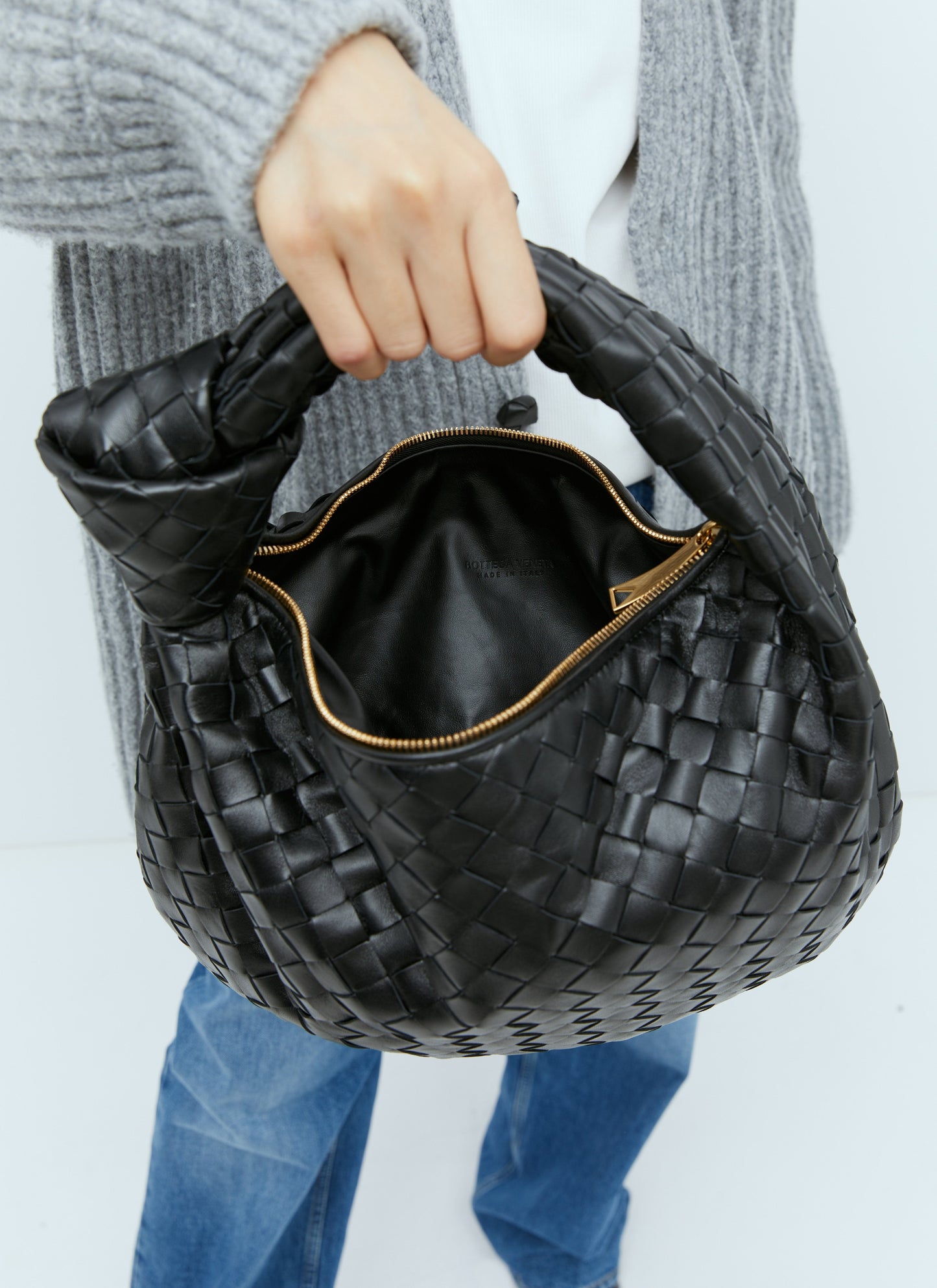 studio-shot-v5-45563