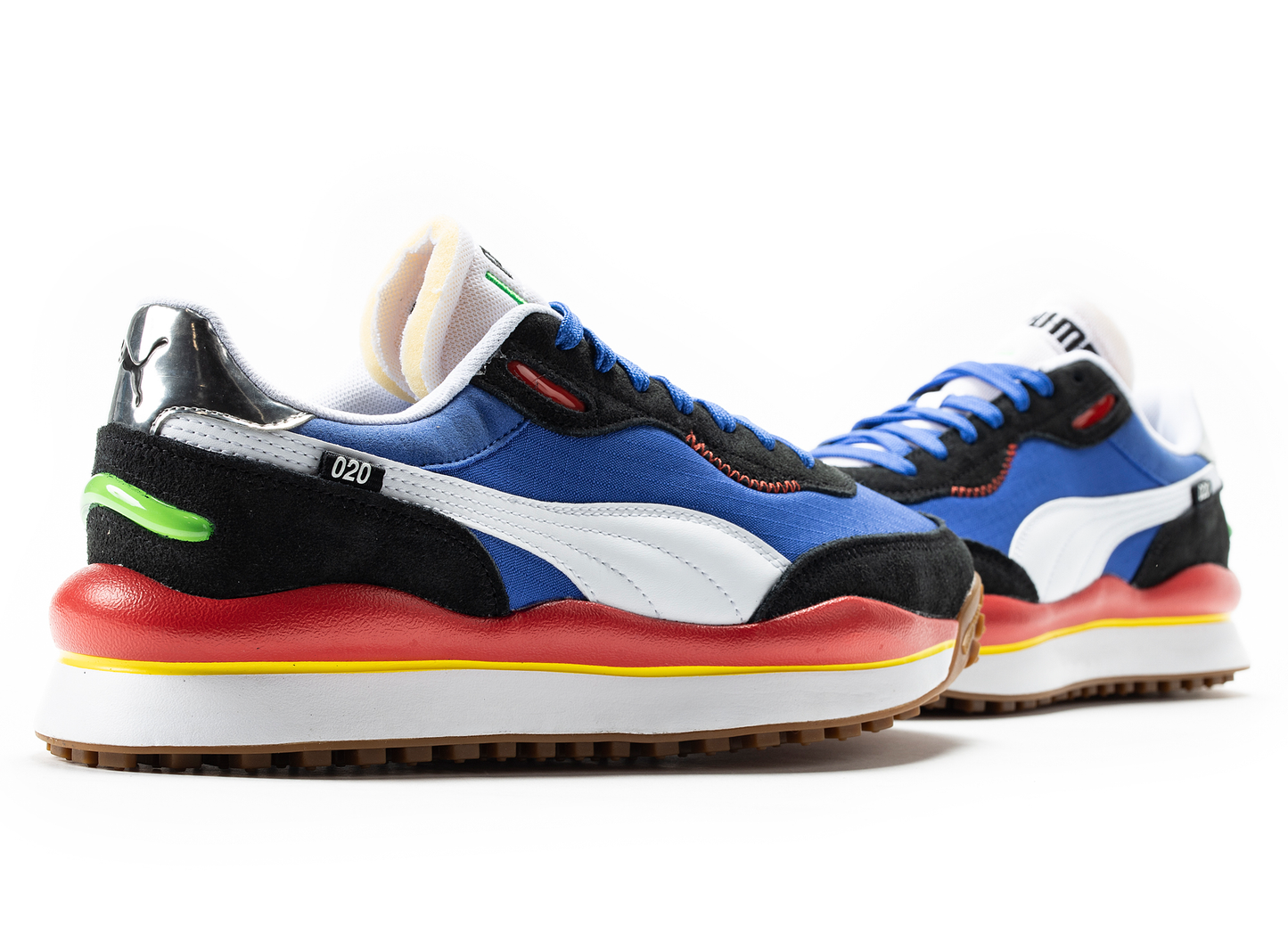 studio-shot-v9-16349