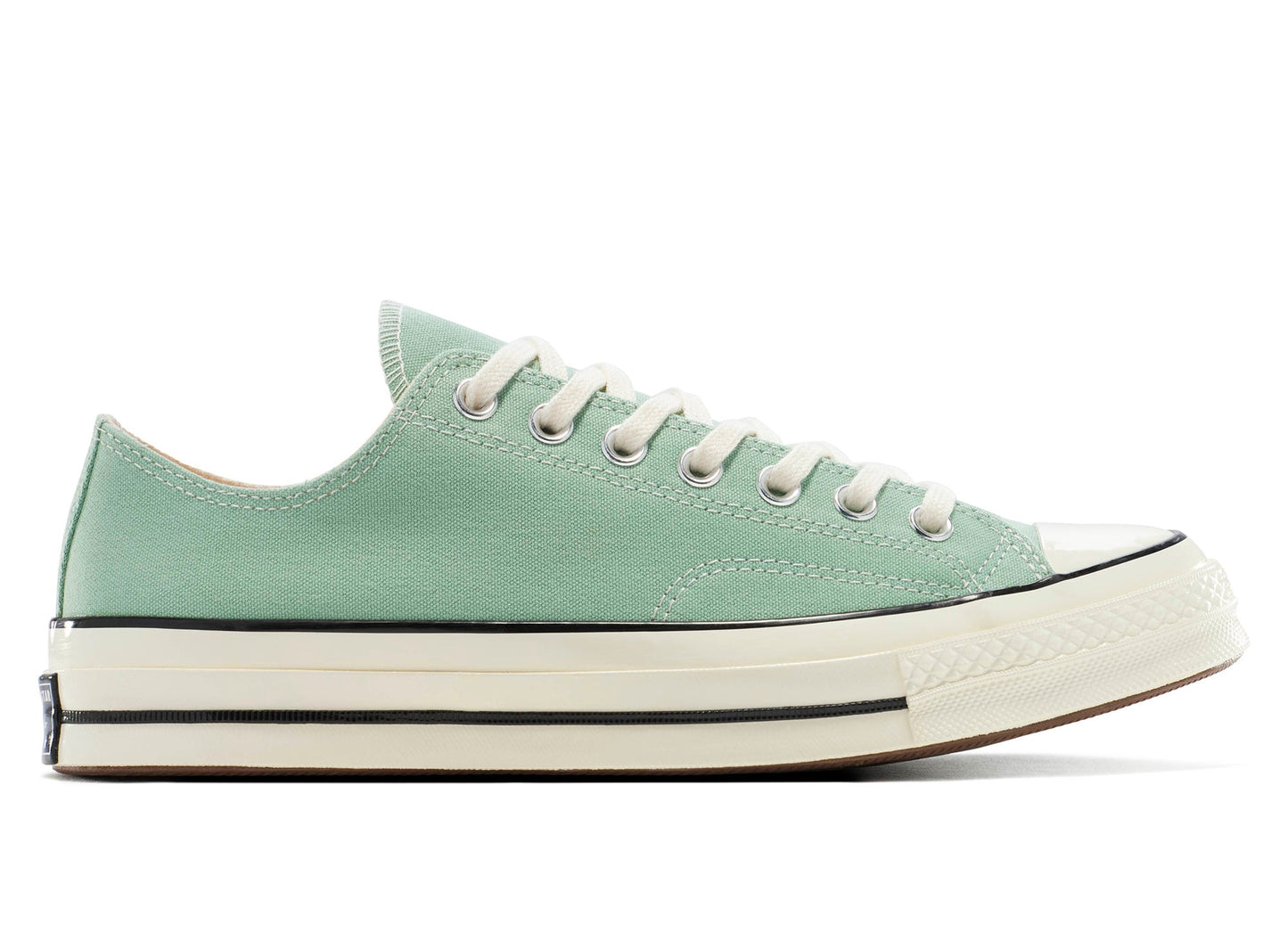 studio-shot-v9-32122