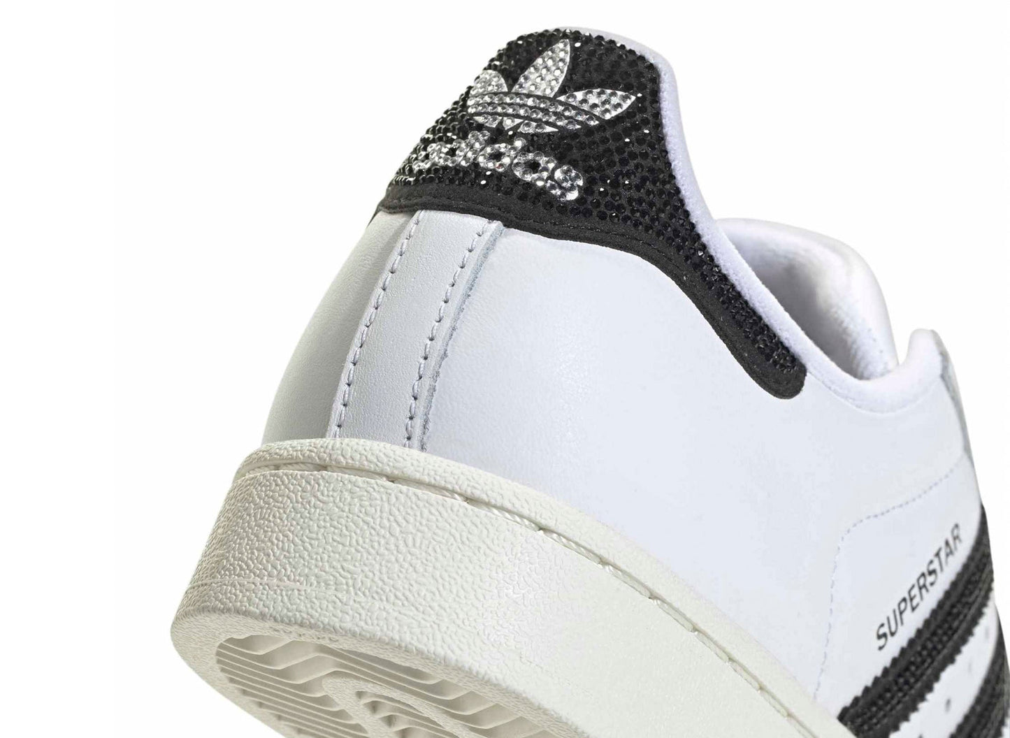 studio-shot-v9-82786