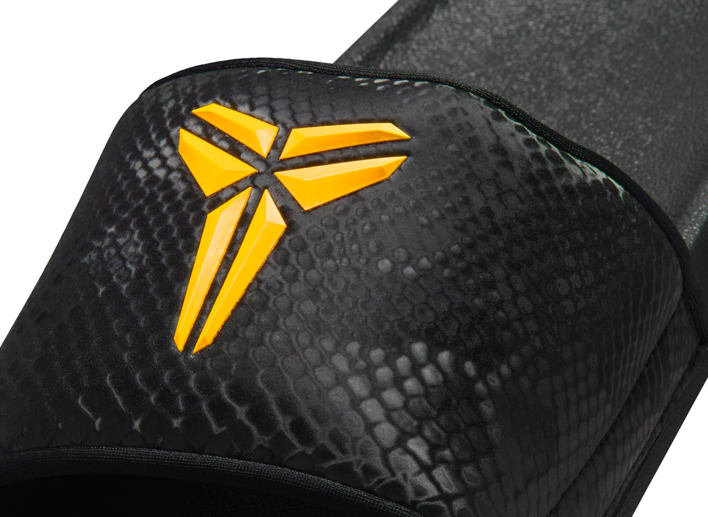 studio-shot-v9-80305