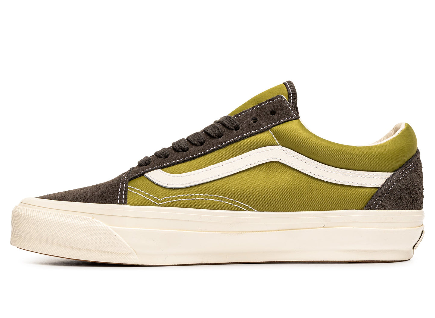 studio-shot-v9-94294