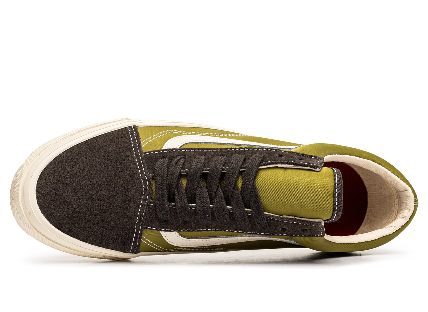 studio-shot-v9-32066