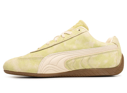 studio-shot-v9-99450