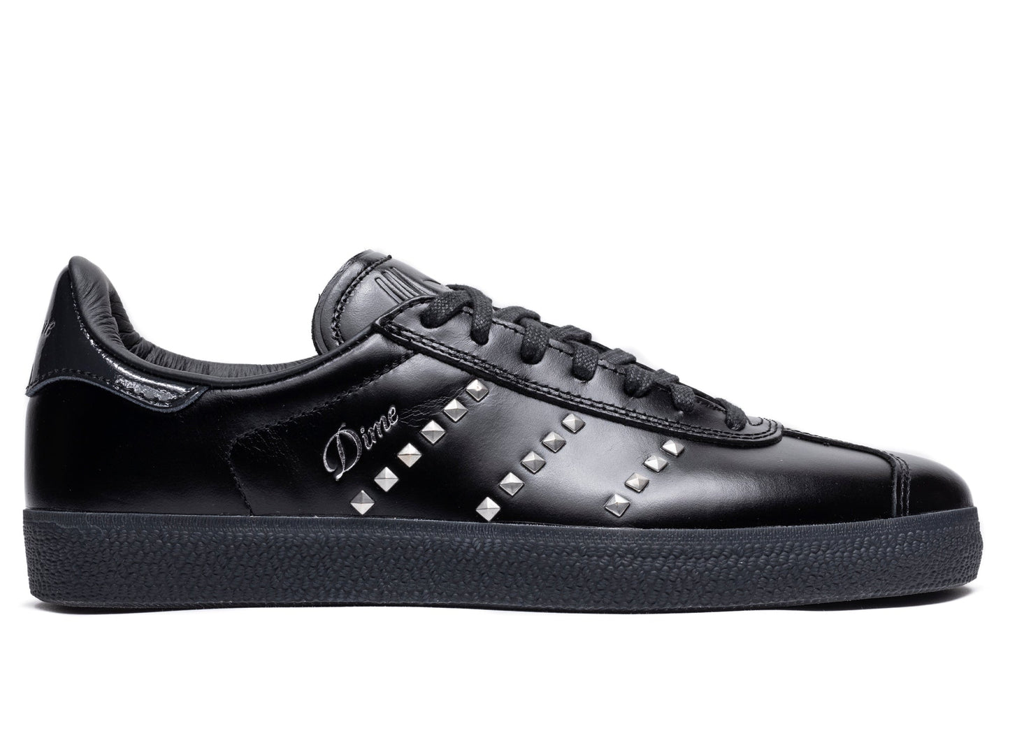 studio-shot-v9-57442