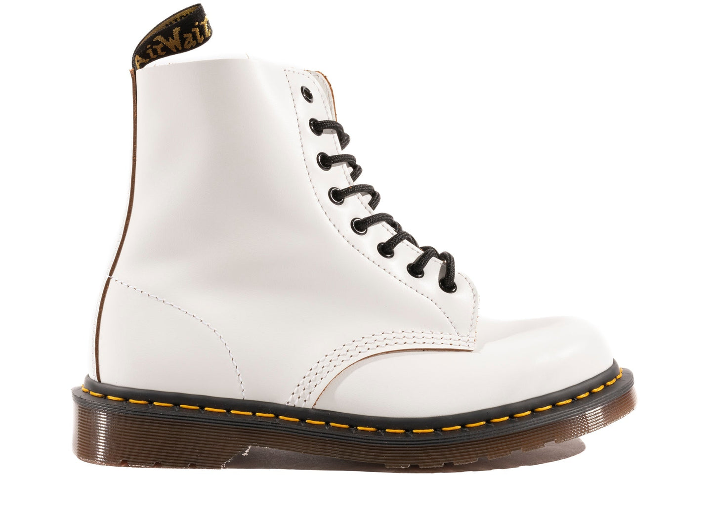 studio-shot-v9-47801