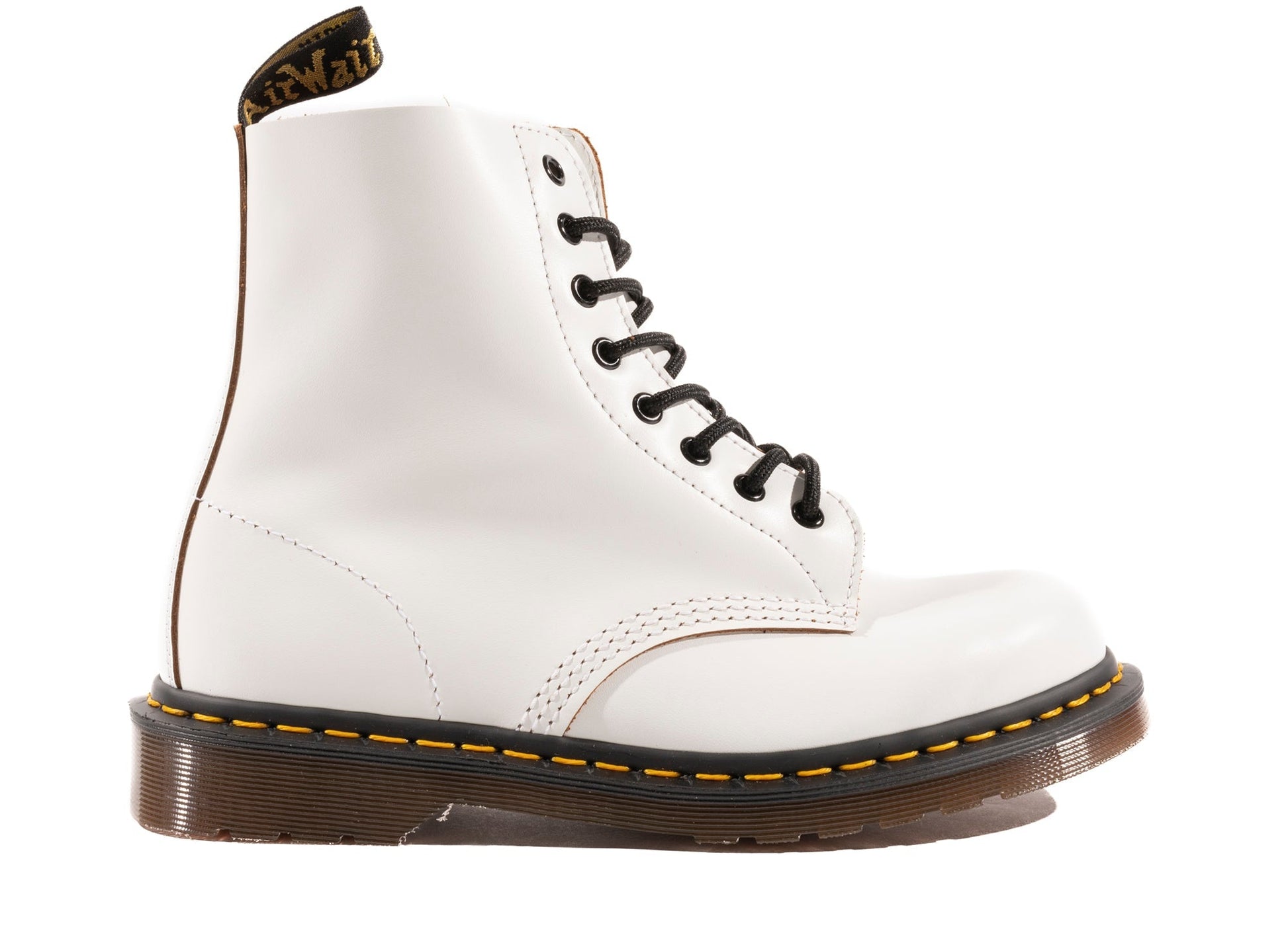 studio-shot-v9-47801