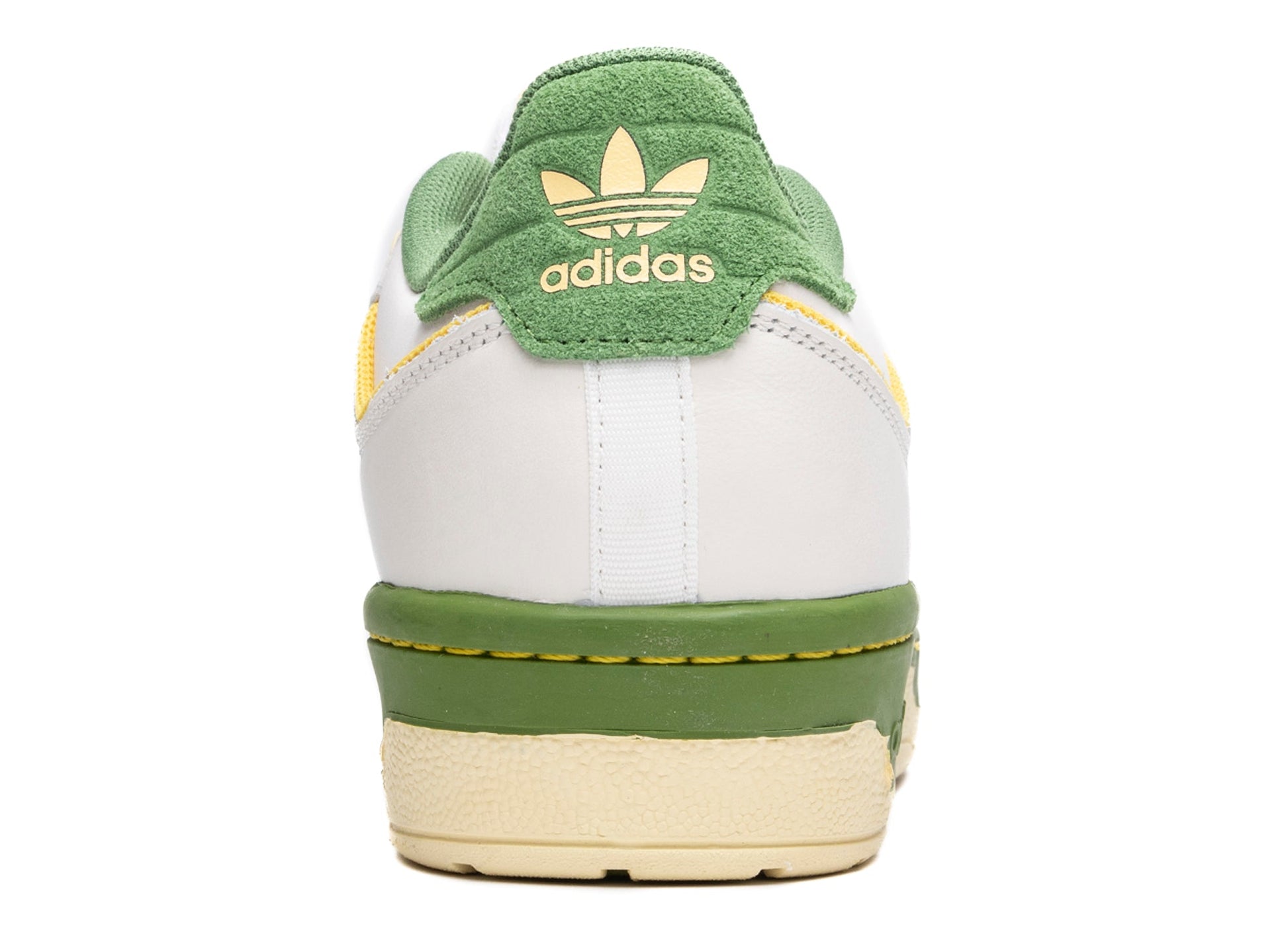 studio-shot-v9-96736