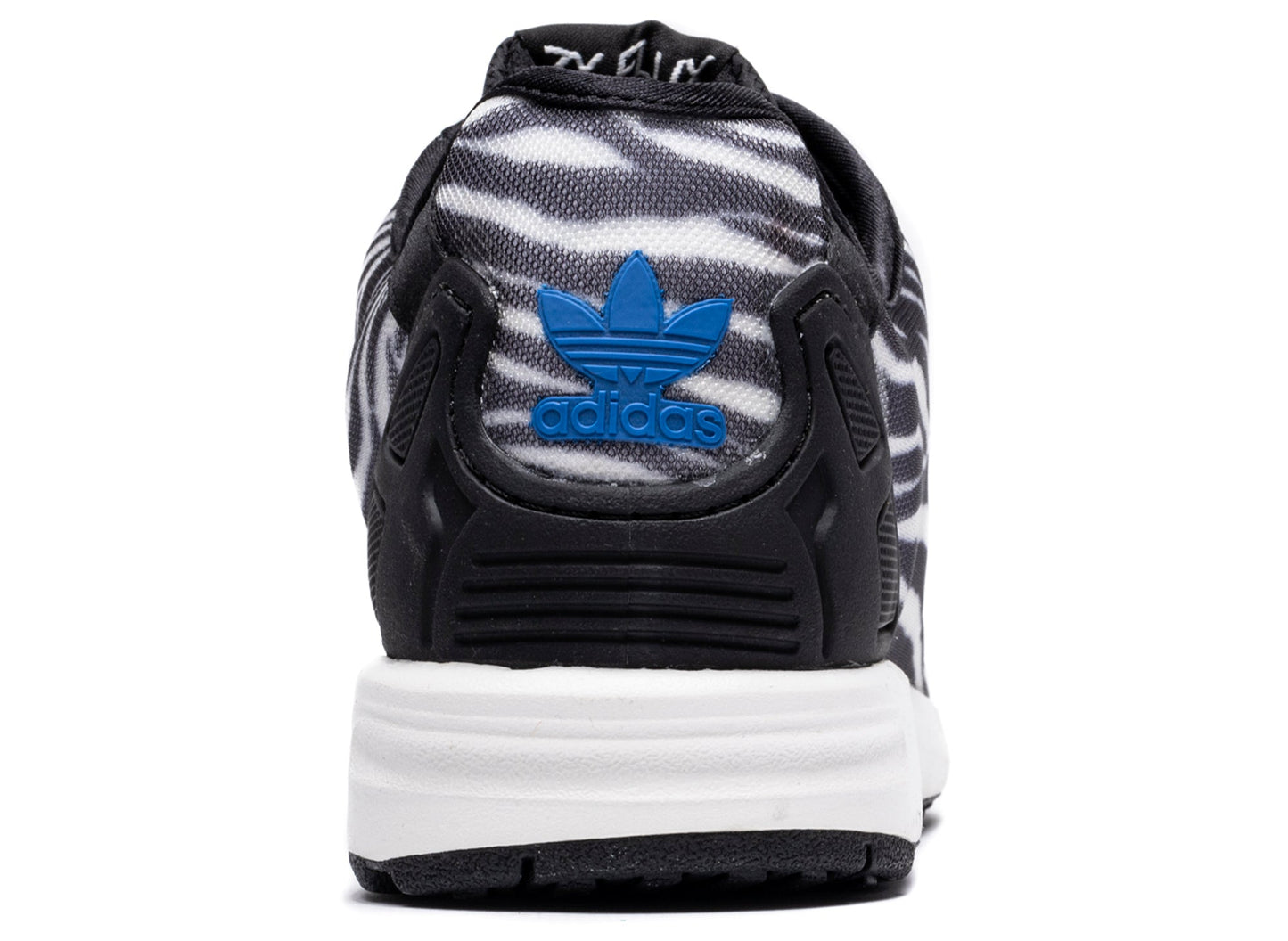 studio-shot-v9-54575