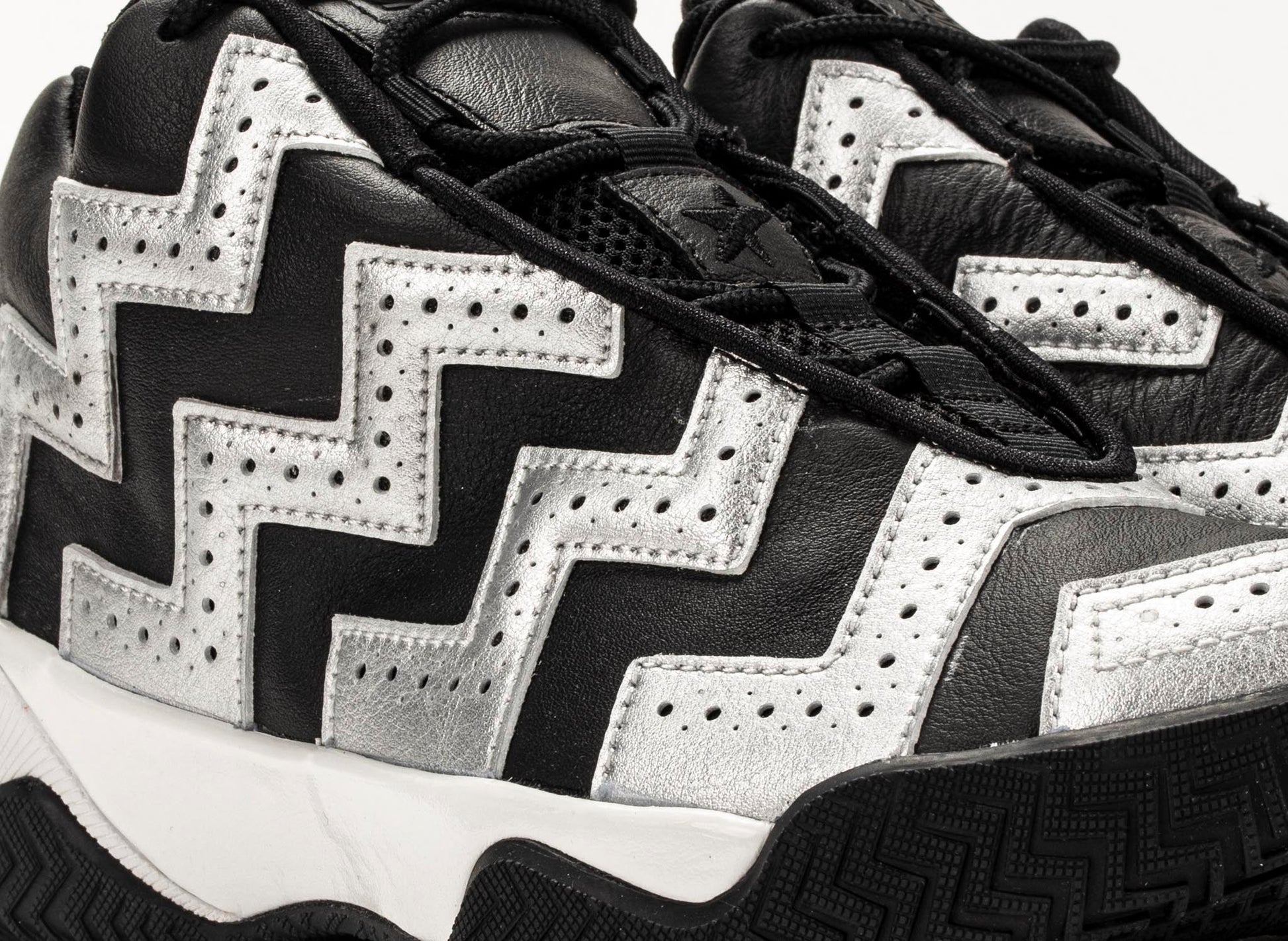 studio-shot-v9-22664