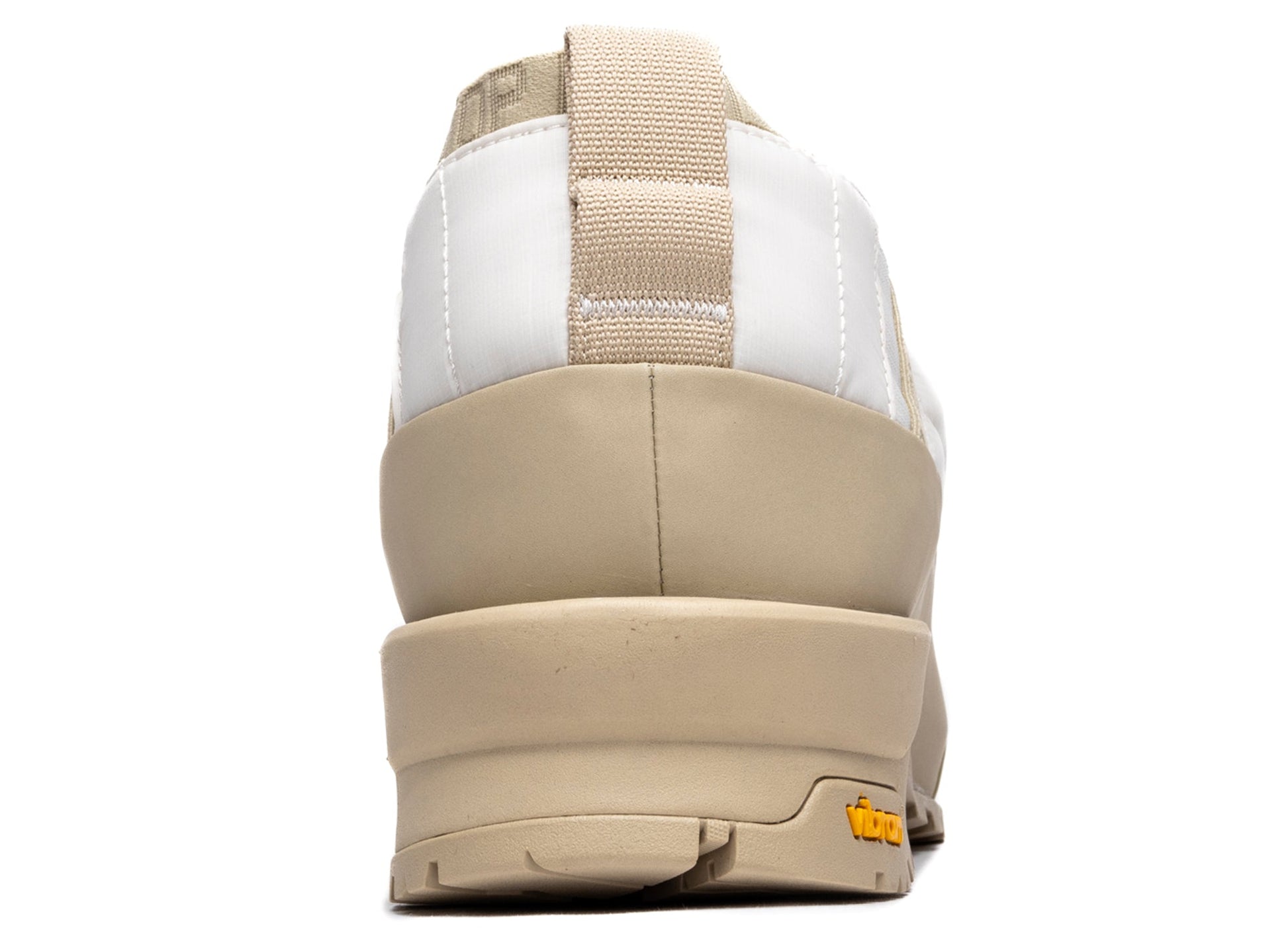 studio-shot-v9-35921