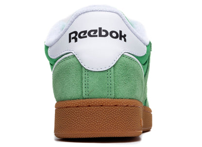 studio-shot-v9-42174