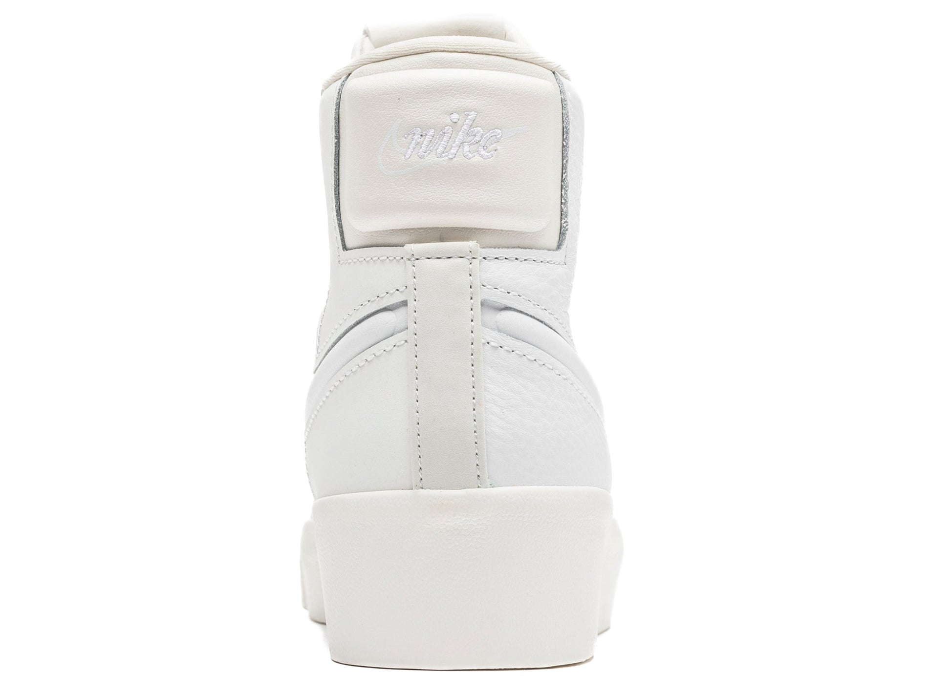 studio-shot-v9-95933