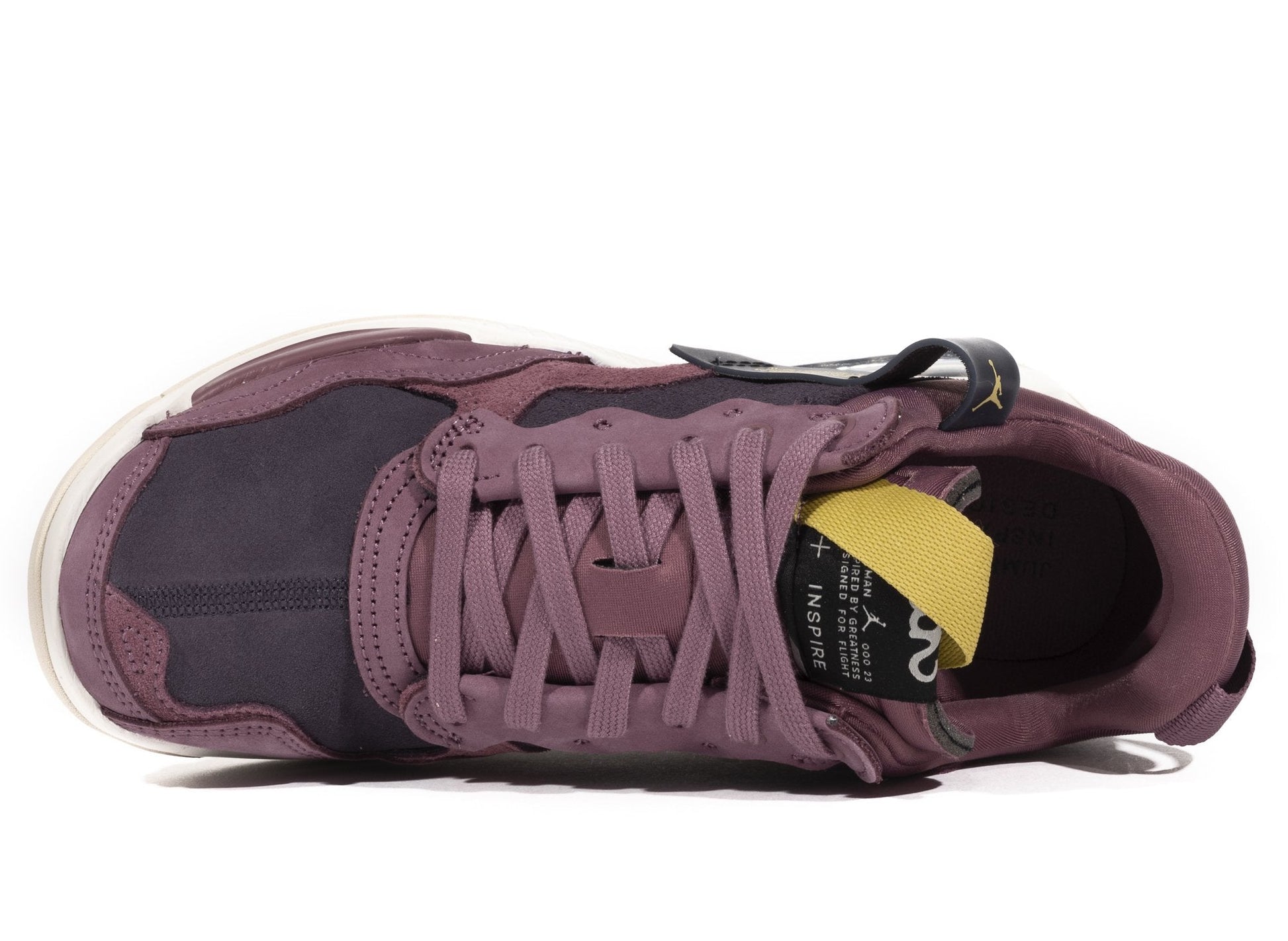 studio-shot-v9-23251