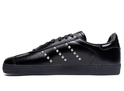 studio-shot-v9-17535