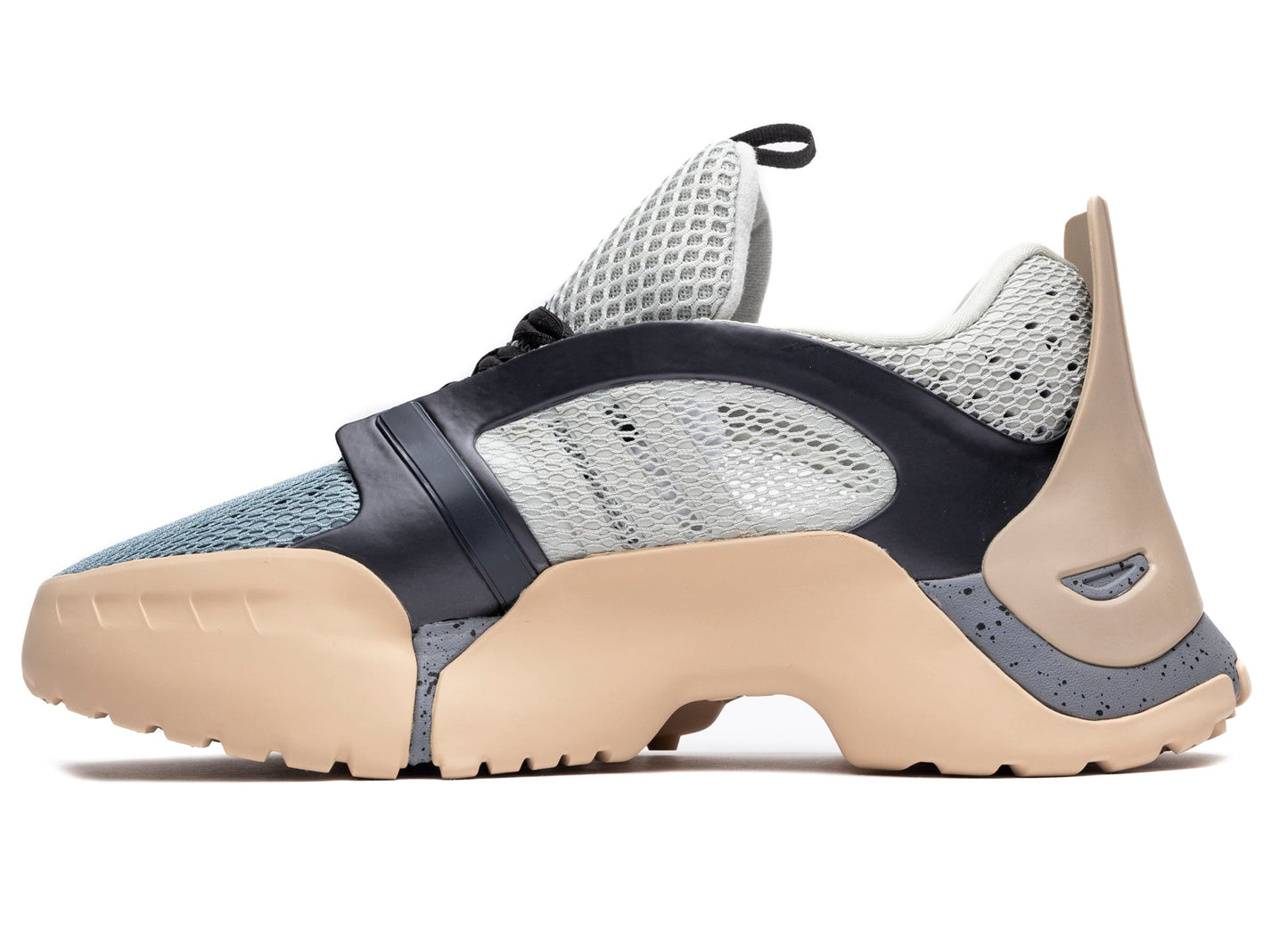 studio-shot-v9-76428