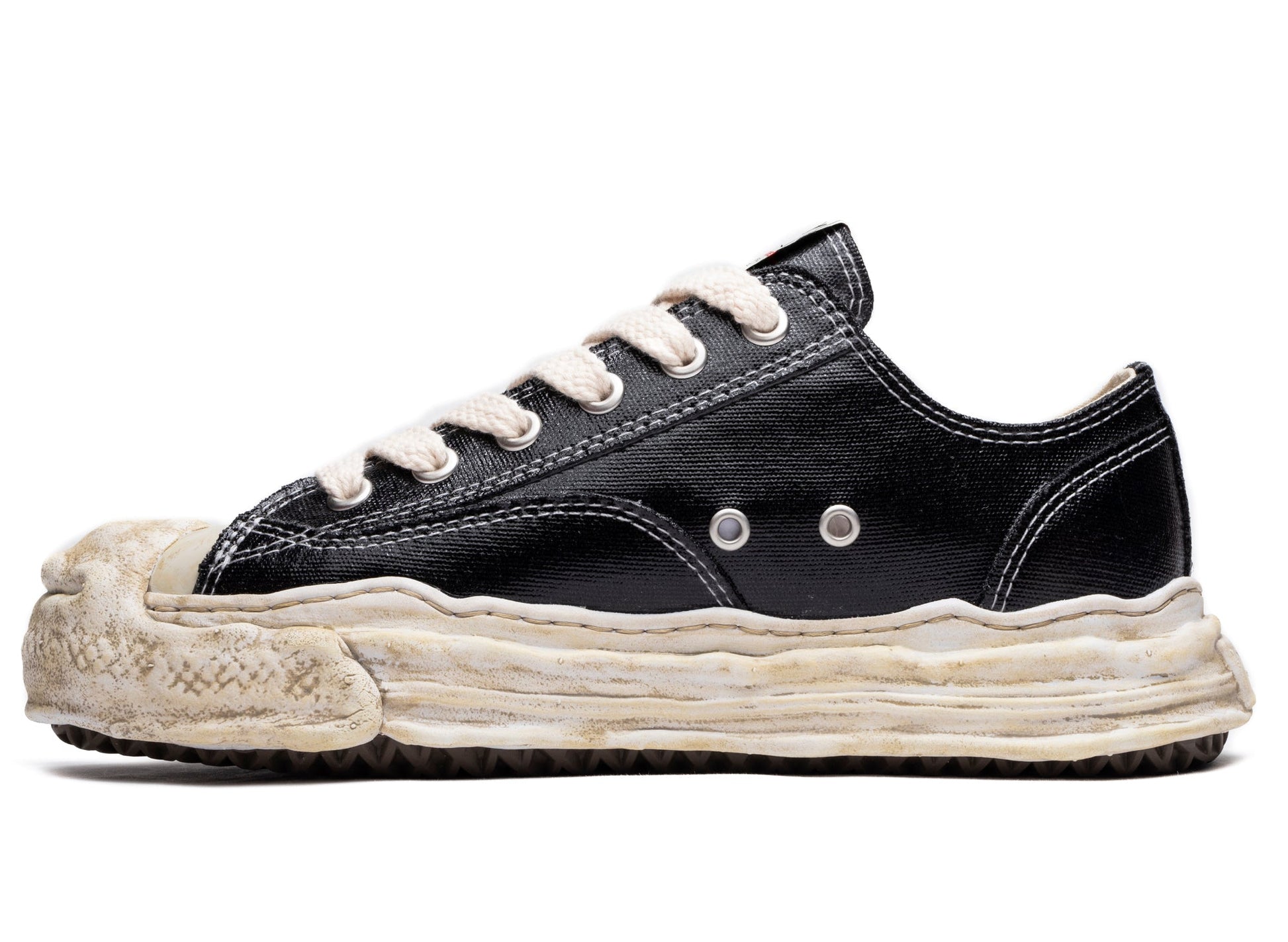 studio-shot-v9-92846