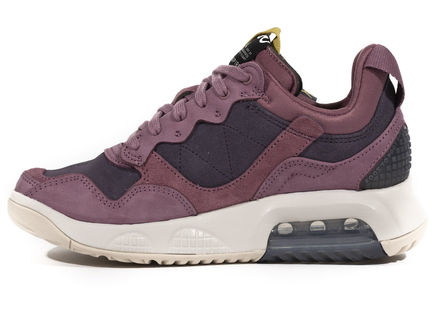 studio-shot-v9-27370