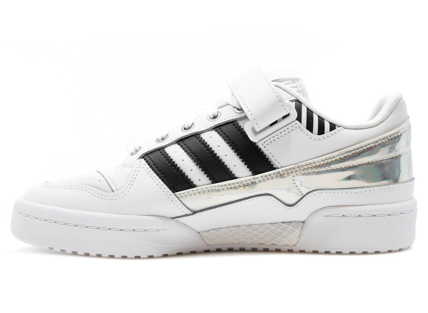 studio-shot-v9-25913