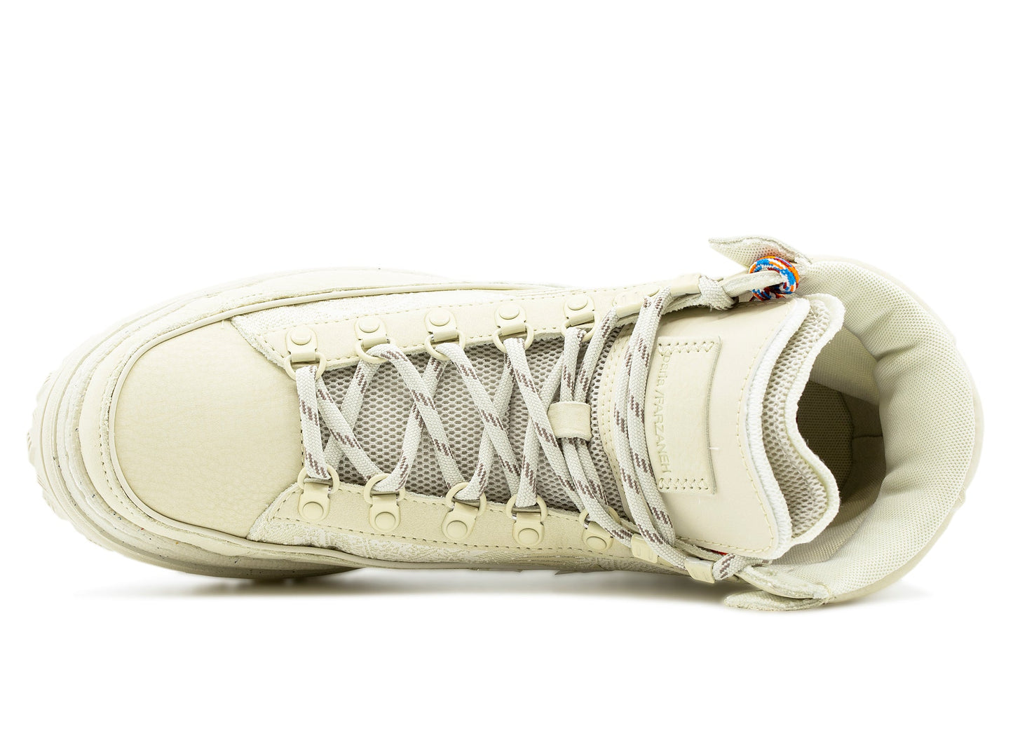 studio-shot-v9-85540