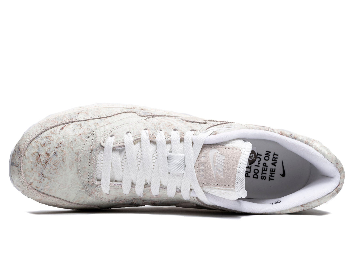 studio-shot-v9-41143