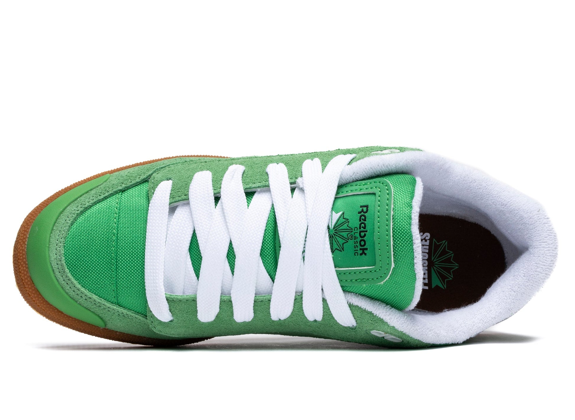 studio-shot-v9-92133