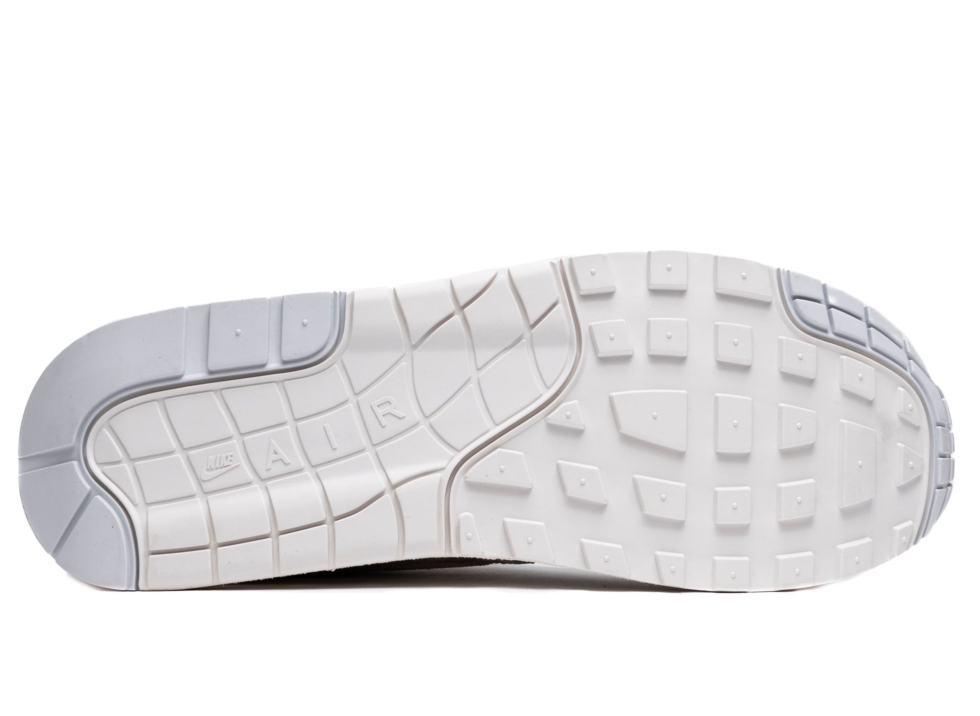 studio-shot-v9-32655