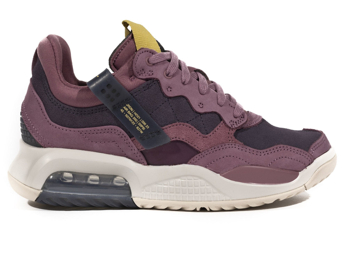 studio-shot-v9-57828