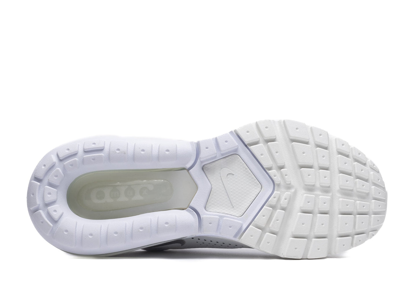 studio-shot-v9-95230