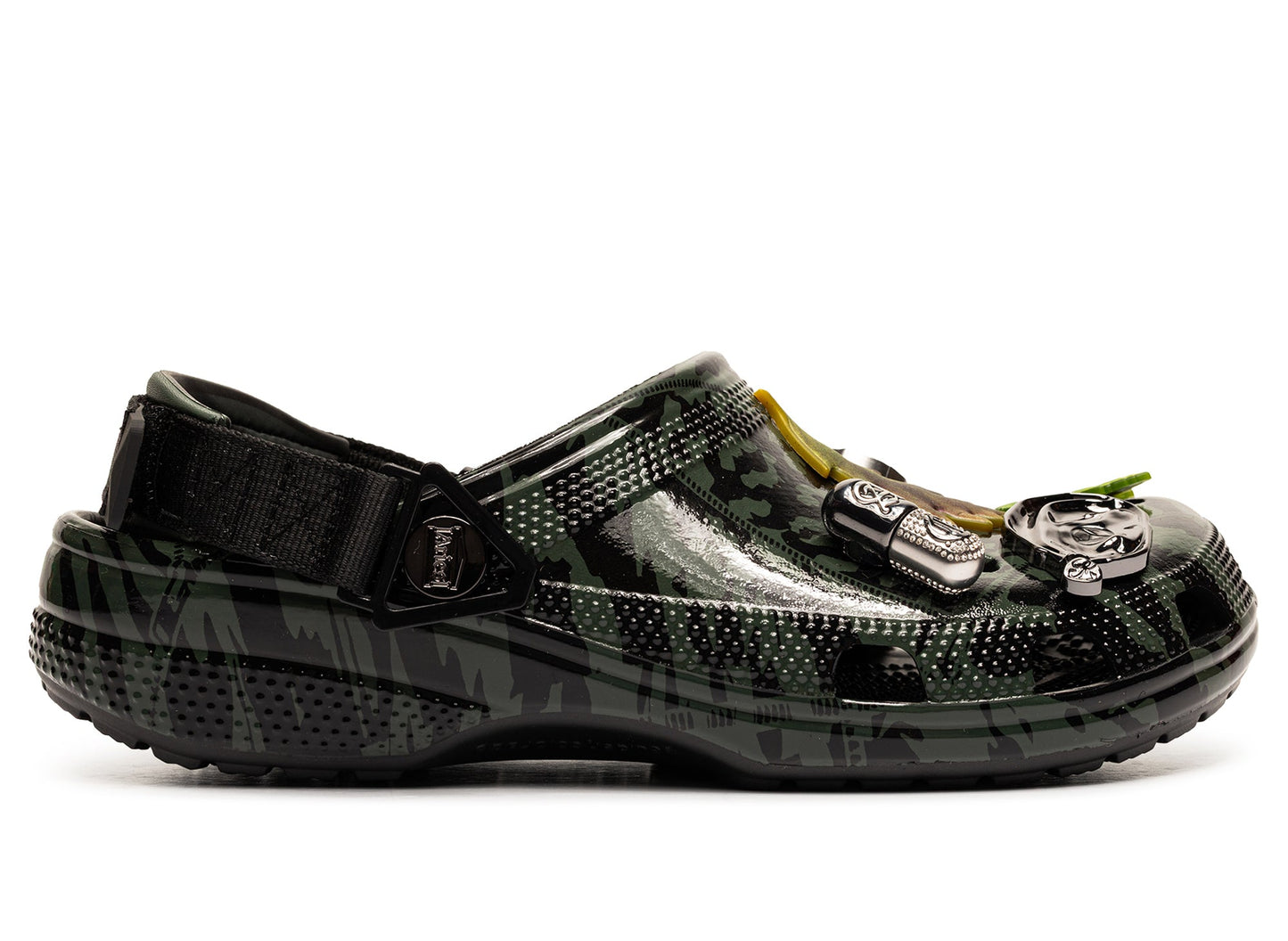 studio-shot-v9-34772