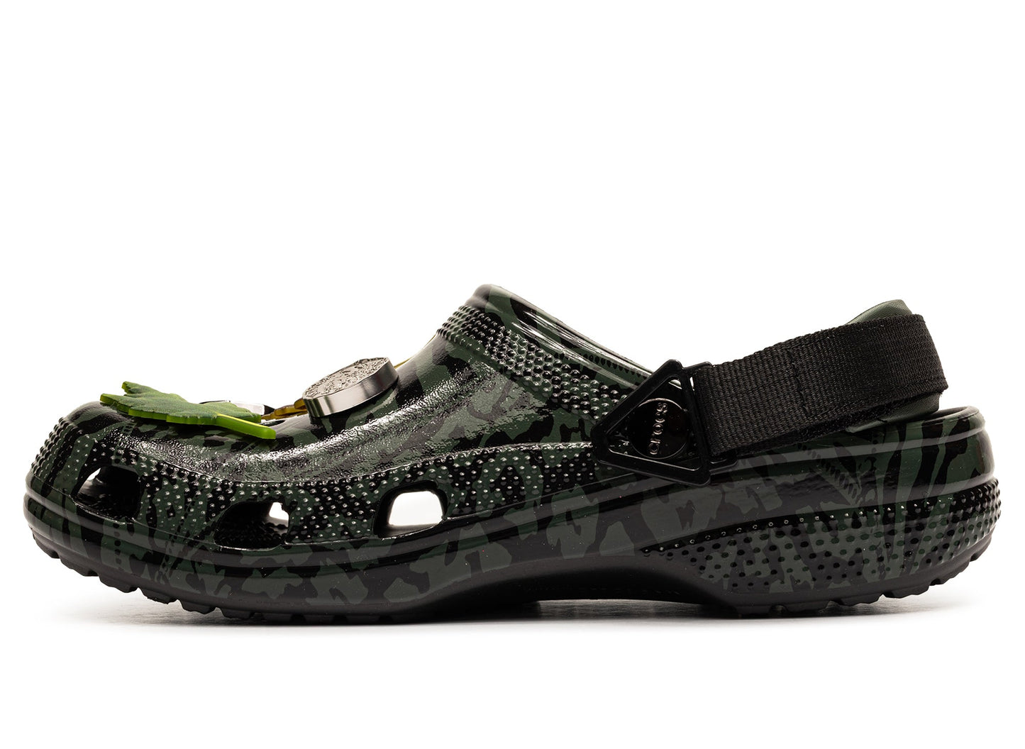 studio-shot-v9-76744