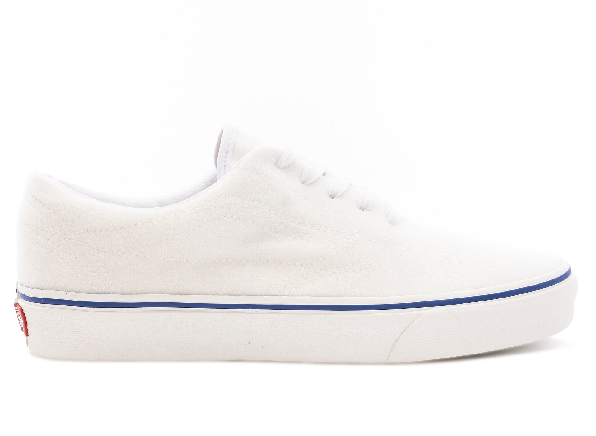 studio-shot-v9-16672