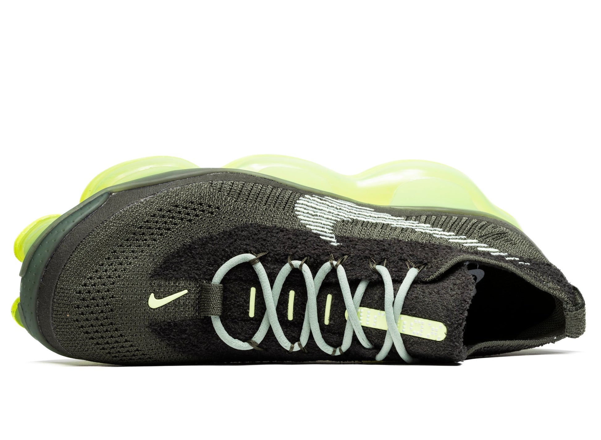 studio-shot-v9-62085