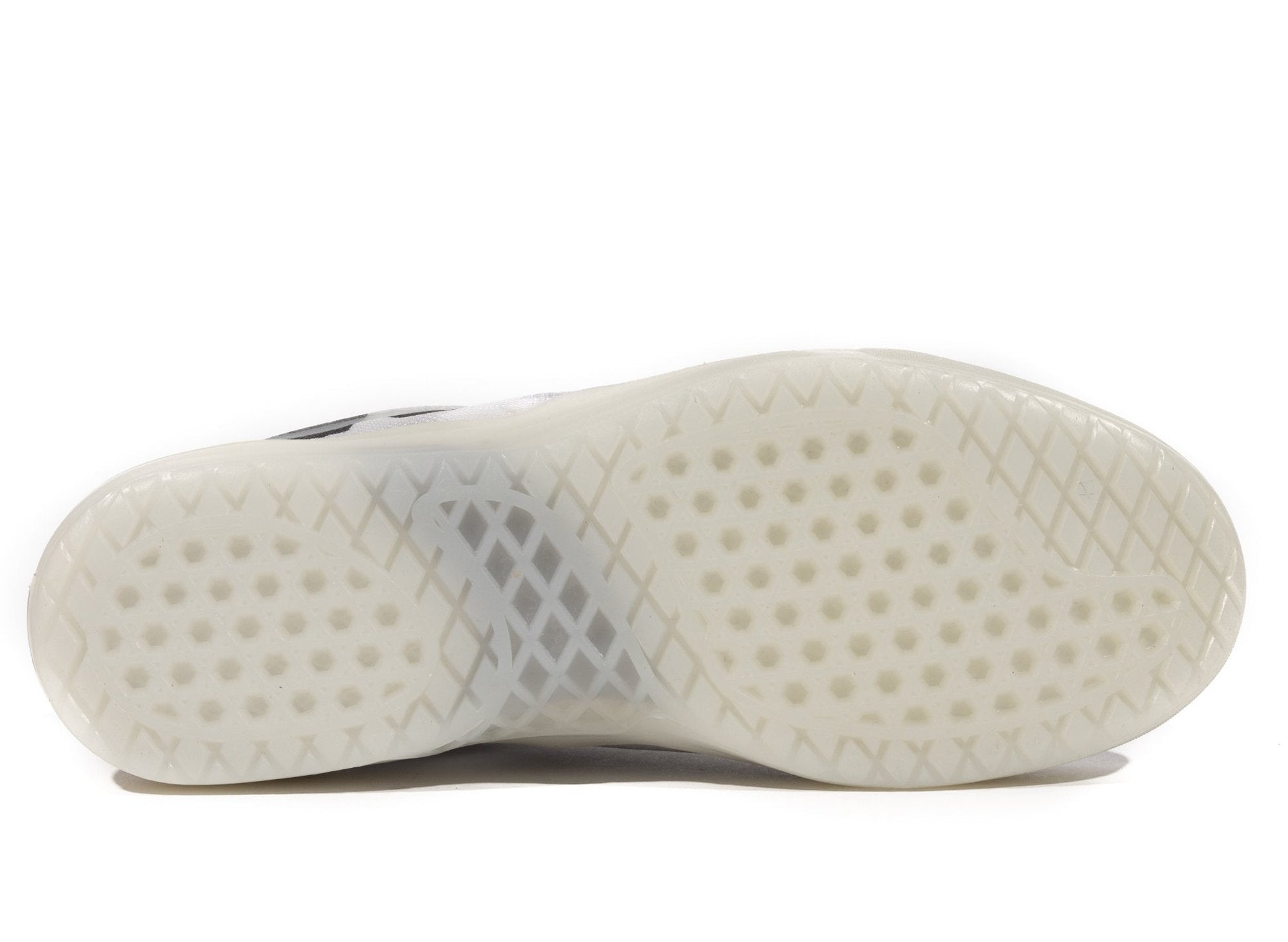 studio-shot-v9-44071