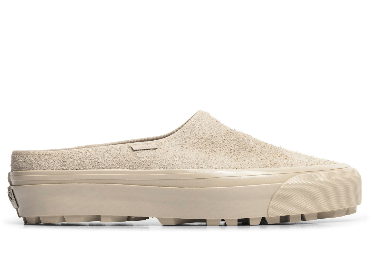 studio-shot-v9-51976