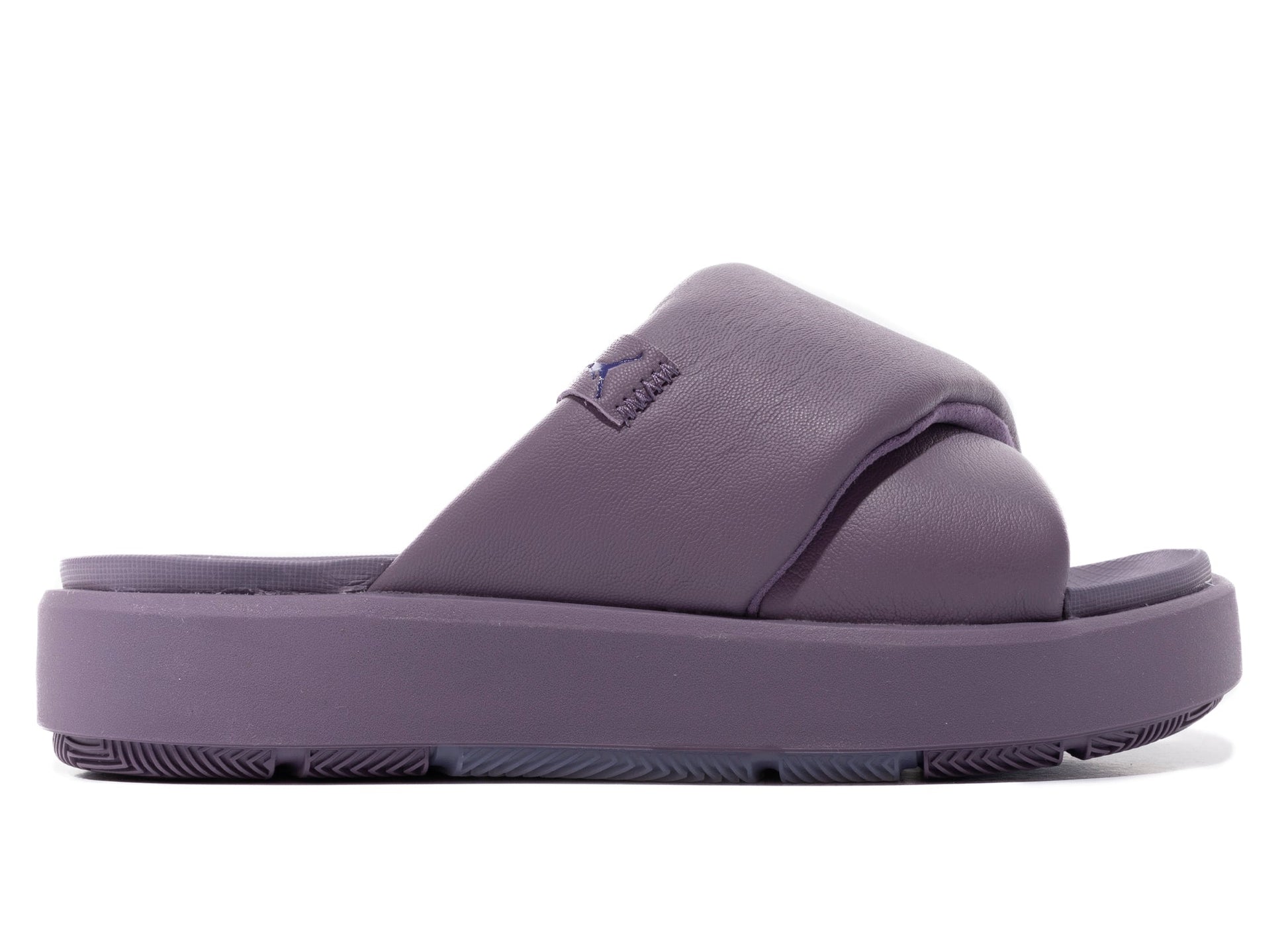 studio-shot-v9-23221