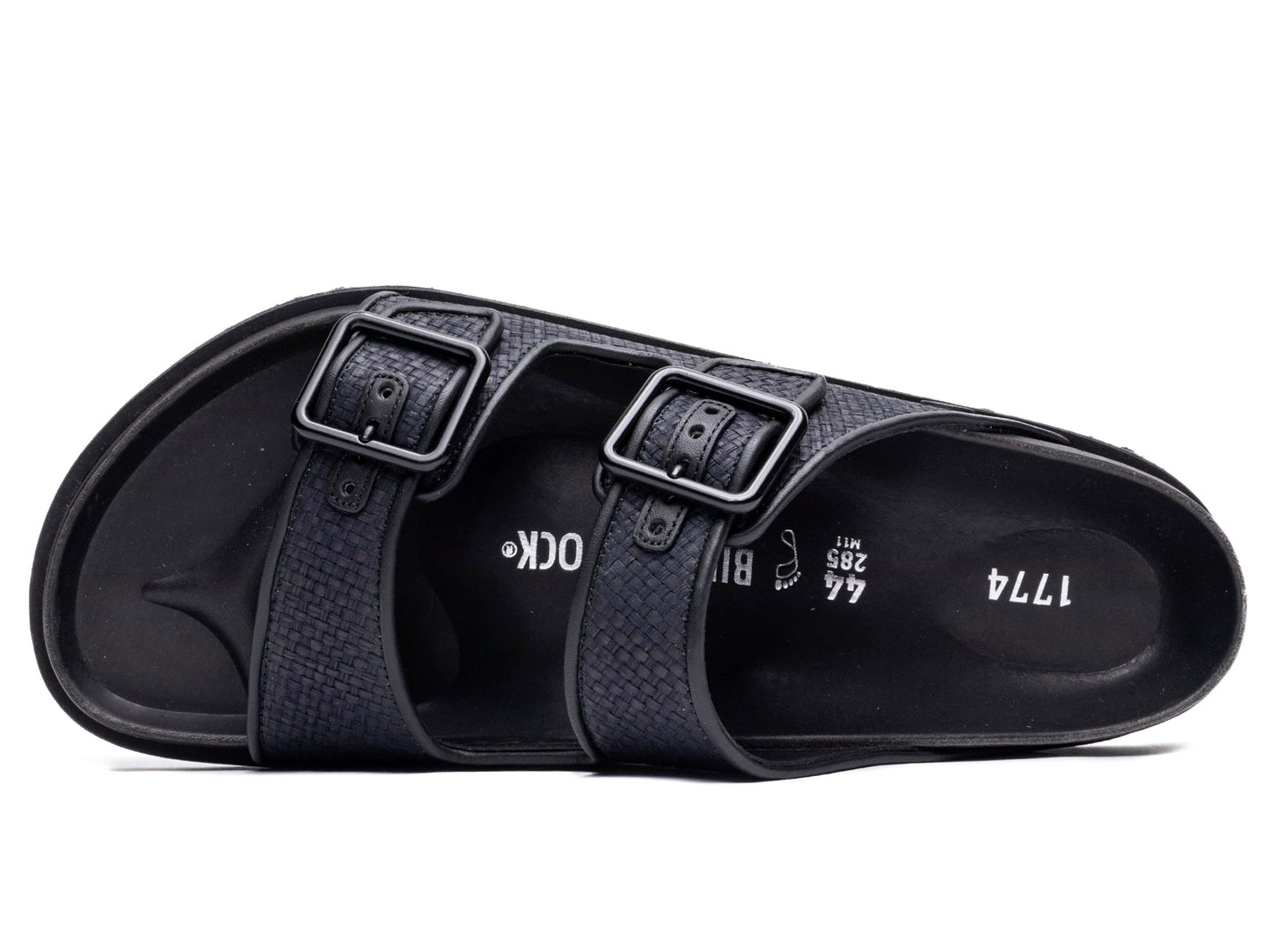 studio-shot-v9-76748