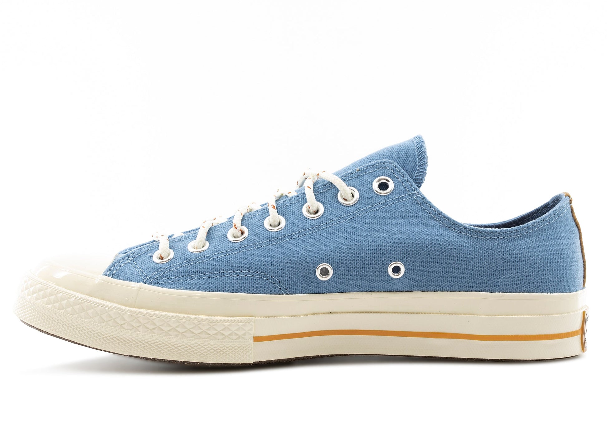 studio-shot-v9-27361